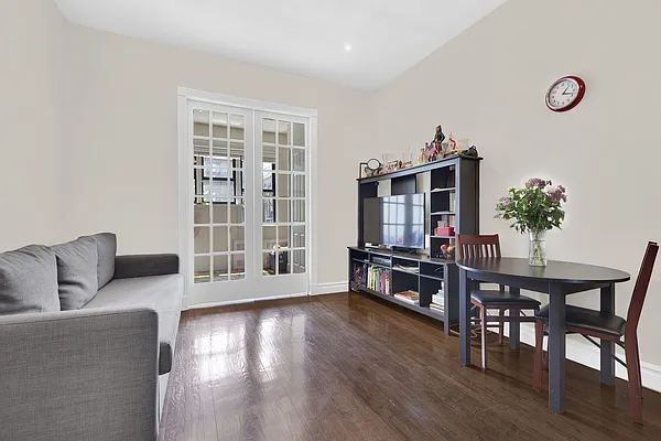 Rented by Cooper & Cooper Real Estate | media 16