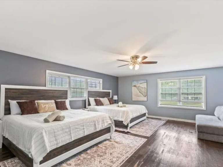 N Lakeview Dr — Photo 16