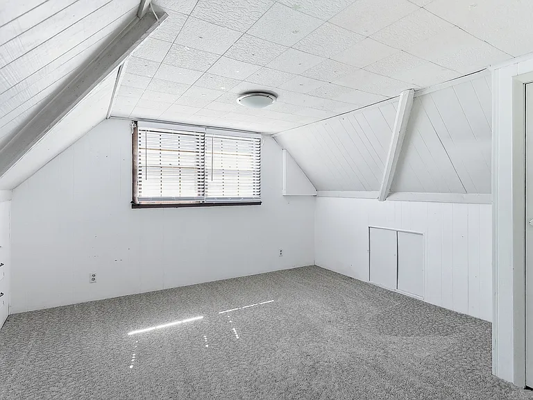 5227 Rees St — Photo 23