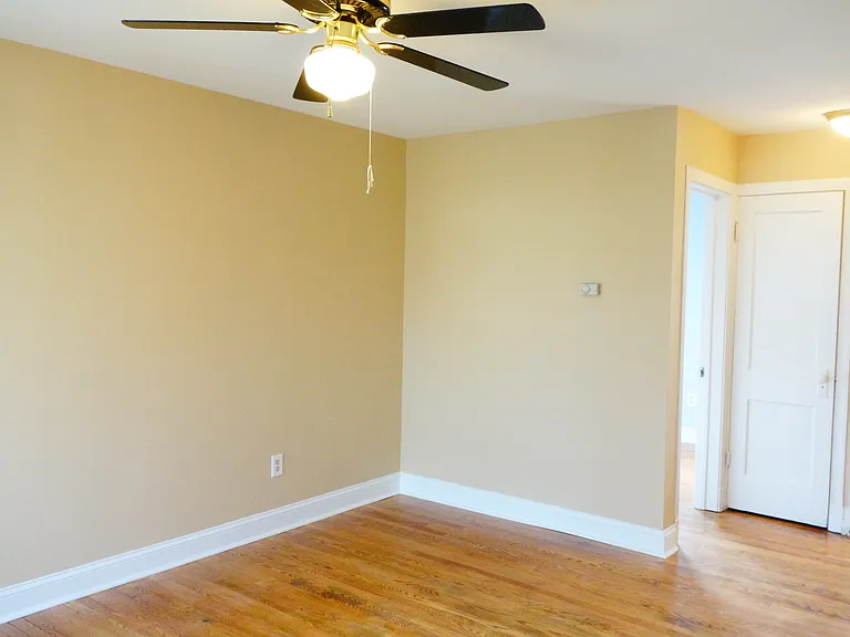 8400 Greenwood Ave — Photo 42