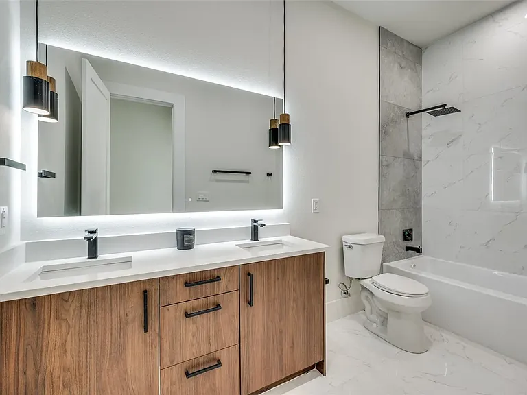 3434 Navaro St — Photo 6
