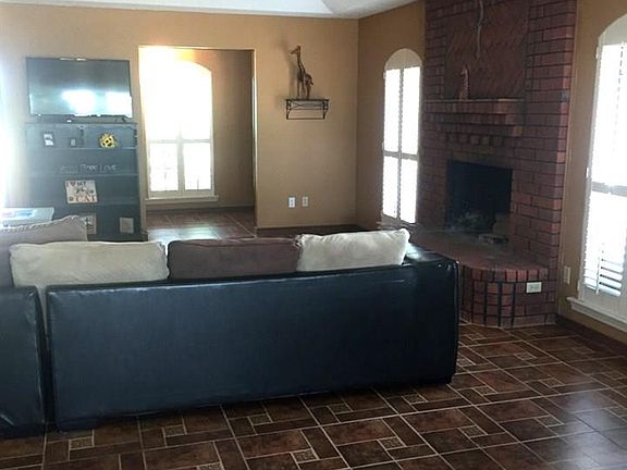 5th image of 1344 Sycamore Dr