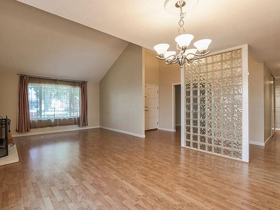 5th image of 3674 Thousand Oaks Dr