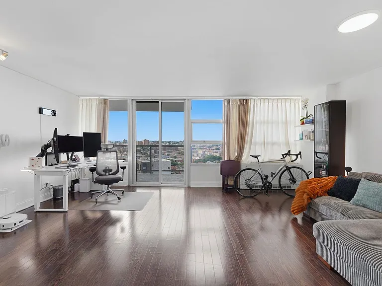 6050 Boulevard East #16E — Photo 11