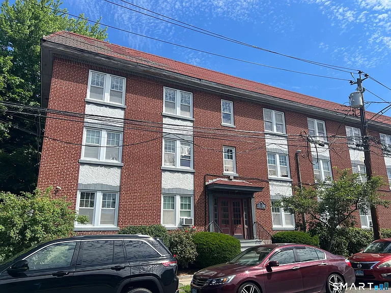 24 Circular Ave #3B — Photo 1