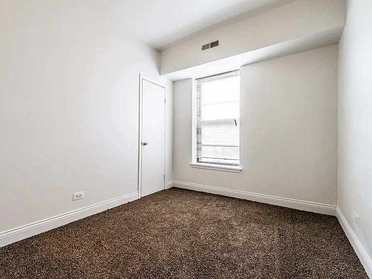 5046 S Champlain Ave — Photo 12