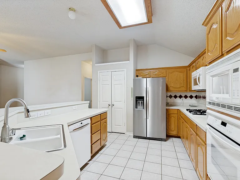 1524 Summerfield Dr — Photo 10
