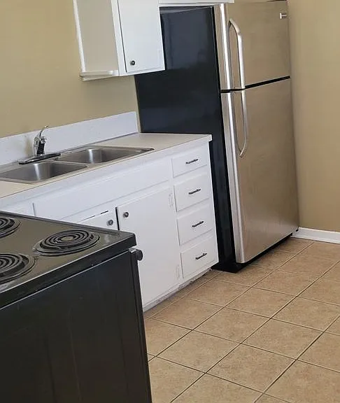 304 Carpenter St — Photo 22