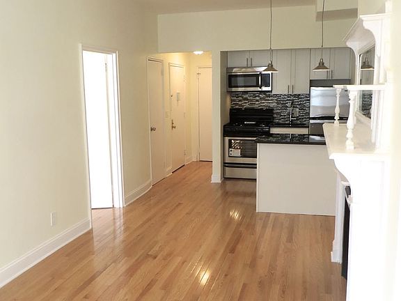 3rd image of 309 W 78th St APT 6