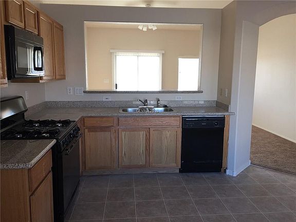 3rd image of 1421 Laughing Larkspur Ave