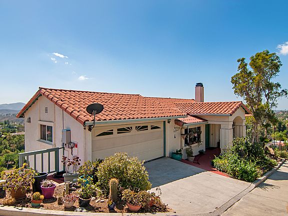 4th image of 4426 Topa Topa Dr
