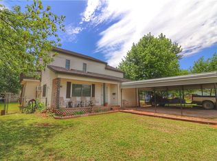 609 W Comanche St, Lindsay, OK 73052