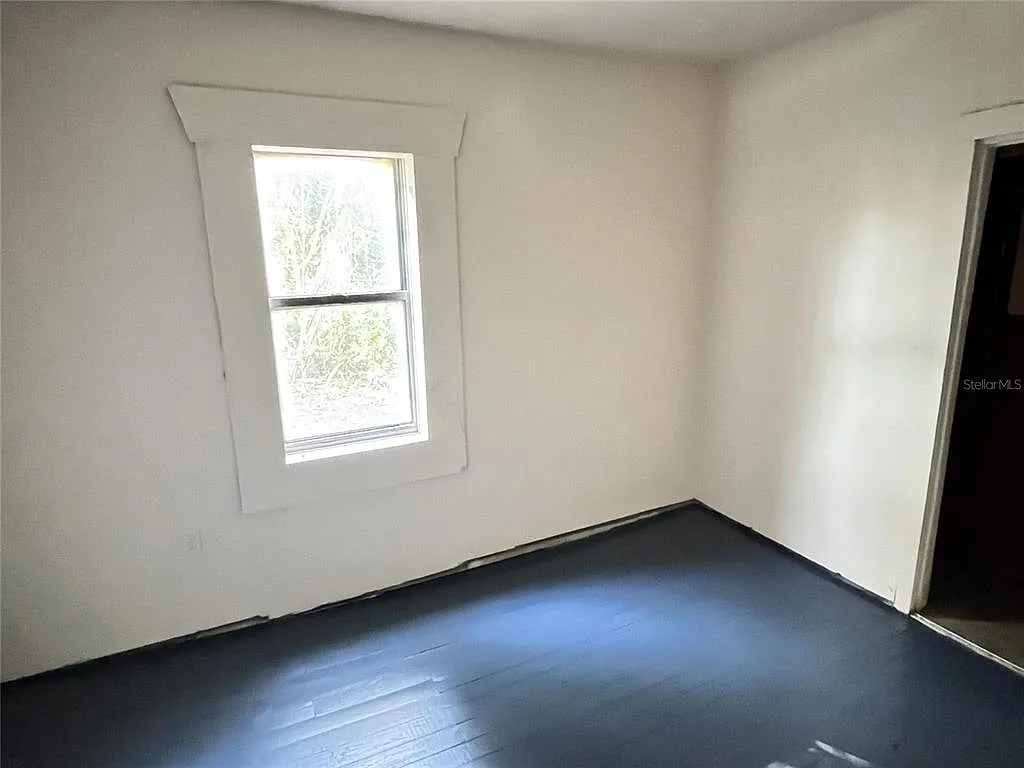2 bed, 1.0 bath, 743 sqft, $850 — Photo 4