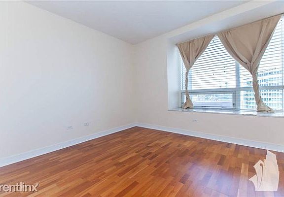 4th image of 512 N McClurg Ct APT 4001