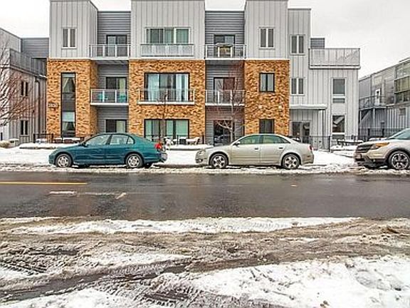 2nd image of 2530 Lawrence St. #306