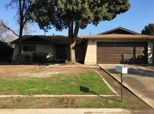 3240 W College Ct, Visalia, CA 93277