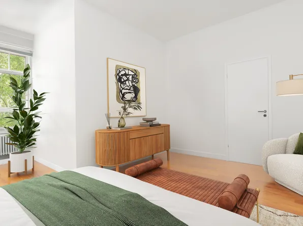 380 Riverside Drive image 10 of 17