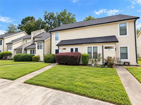 3253 Tennington Pl, Lawrenceville, GA 30044