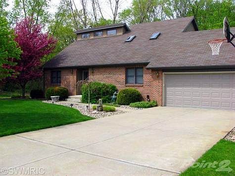 2nd image of 10762 Meadowbrook Ct