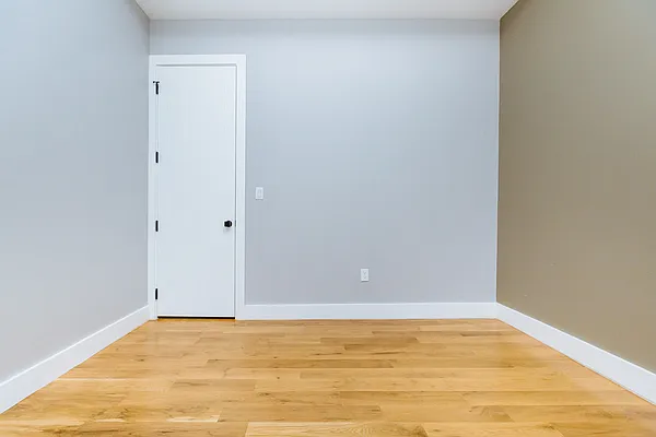 Rented by Nooklyn NYC LLC | media 52