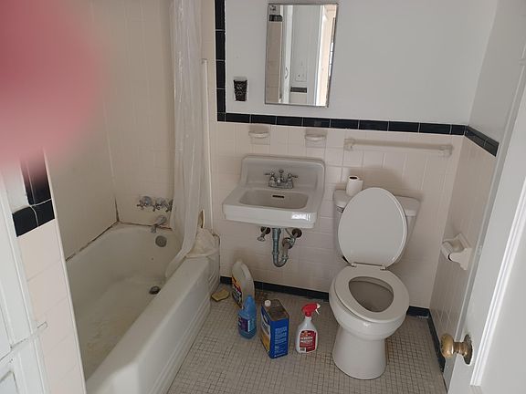3rd image of 2015 Monument Ave #4