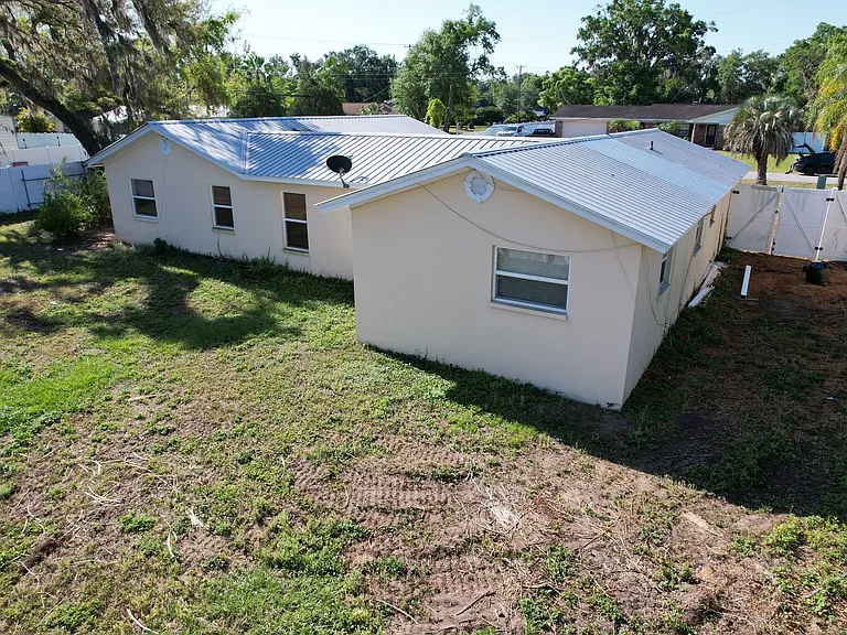 914 Homewood Dr — Photo 23