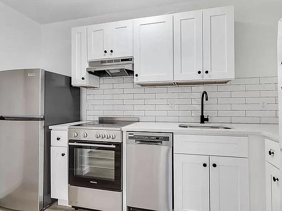 5th image of 32 Vine St #36