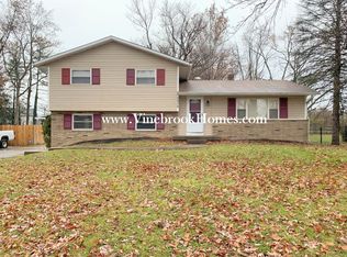 5636 Laurel Hall Dr, Indianapolis, IN