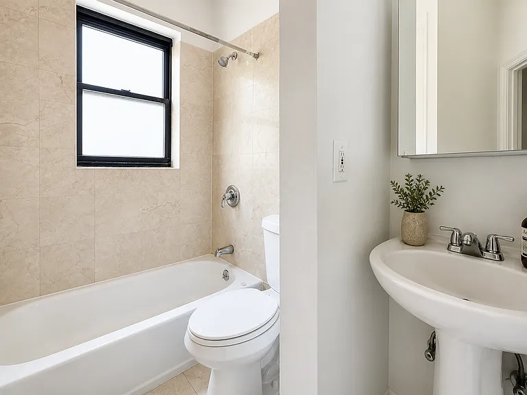 466 Amsterdam Ave #4R — Photo 5