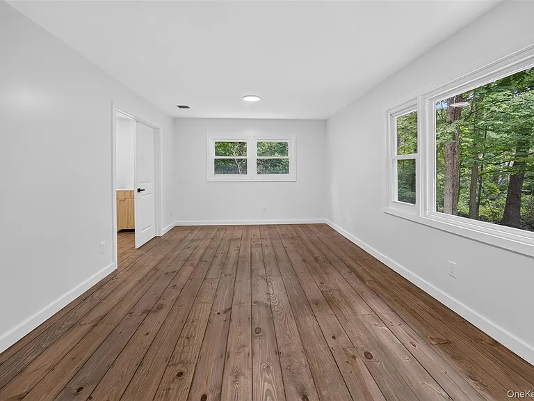 179 Roosevelt Rd — Photo 24
