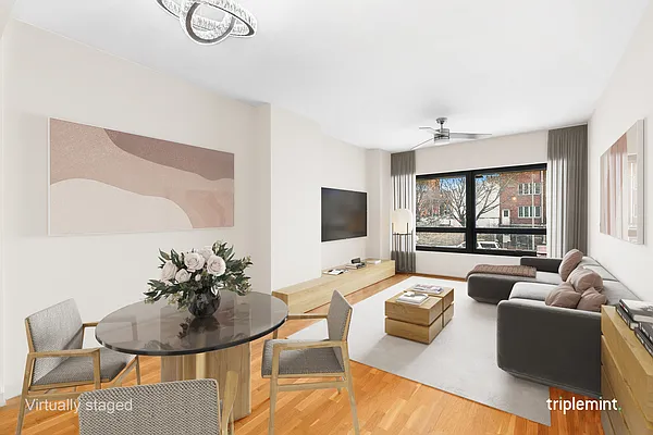 Sold by Triplemint | media 1