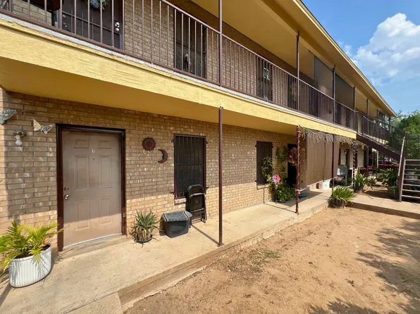 Dos Estrellas Apartments, 3103 E Price St #8, Laredo, TX 78043