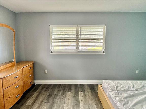 5th image of 2217 HOPKINS DRIVE W