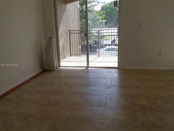 4th image of 131 SW 117th Ave #8205