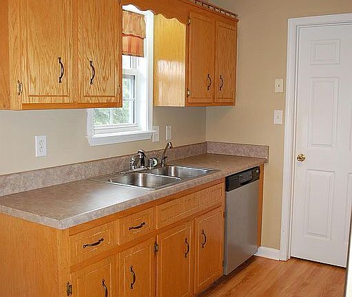 5th image of 110 Sidney Ct