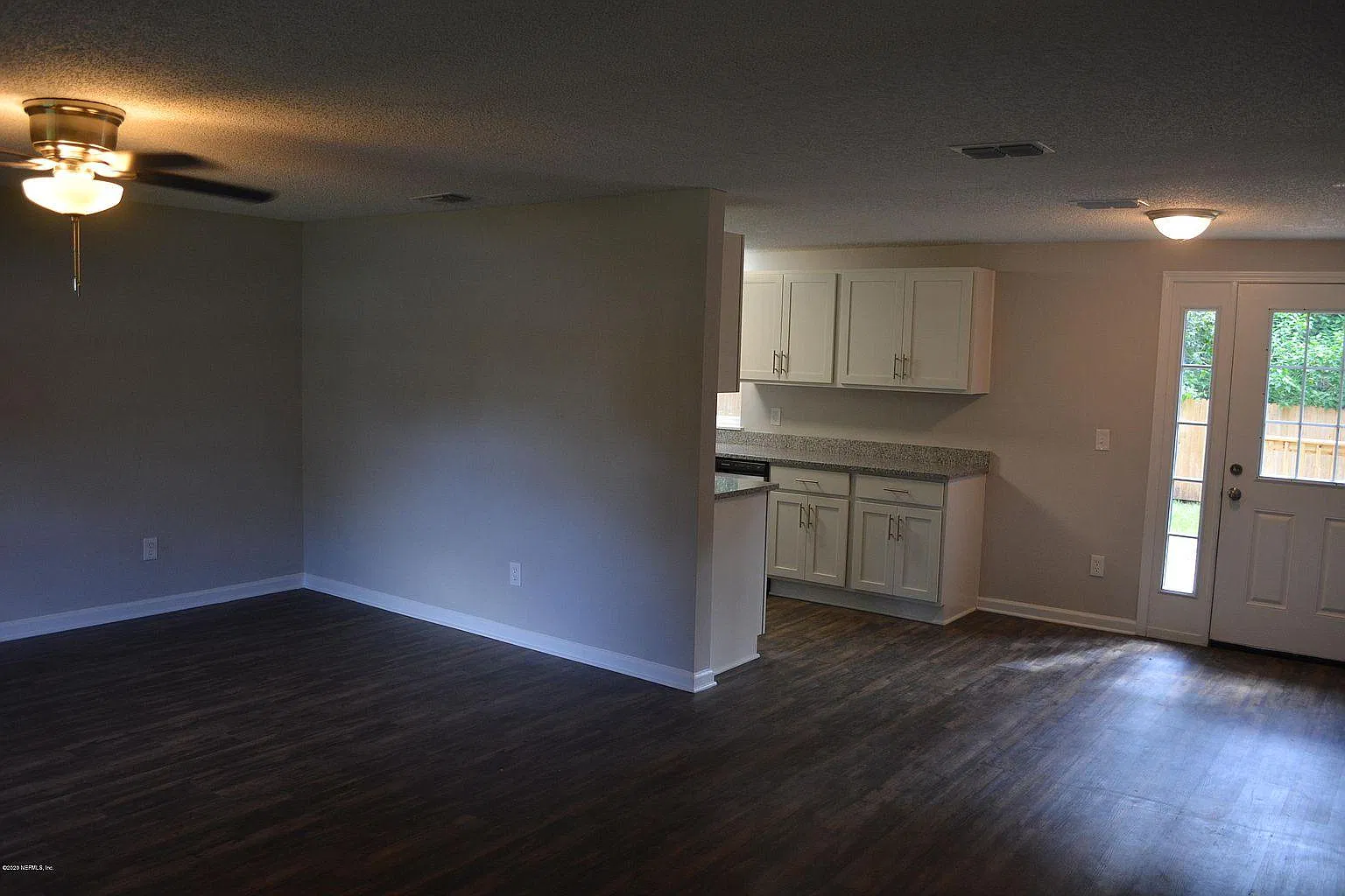 3 bed, 1.5 bath, 1366 sqft, $2,100 — Photo 3