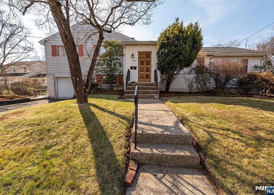 1st image of 109 De Long Ave