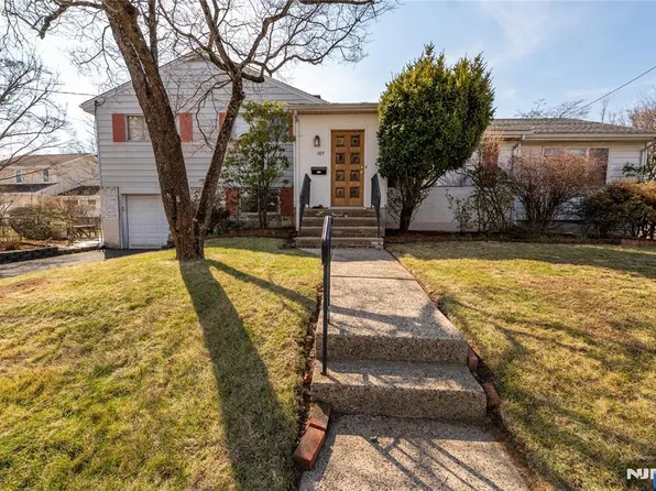 109 De Long Ave, Dumont, NJ 07628