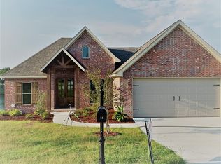 13 Highland Village Dr, Ellisville, MS 39437