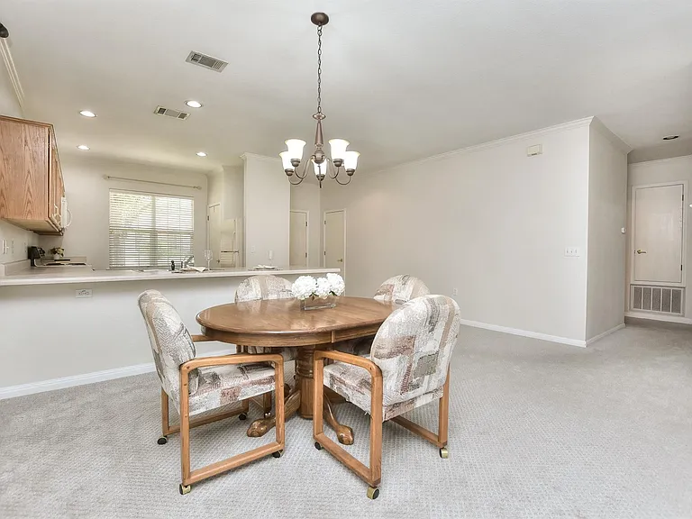 508 Texas Dr — Photo 9