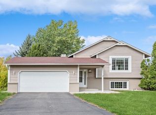 16871 Jonquil Trl, Lakeville, MN 55044