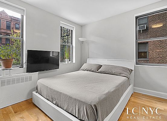 4th image of 441 Convent Ave #1L