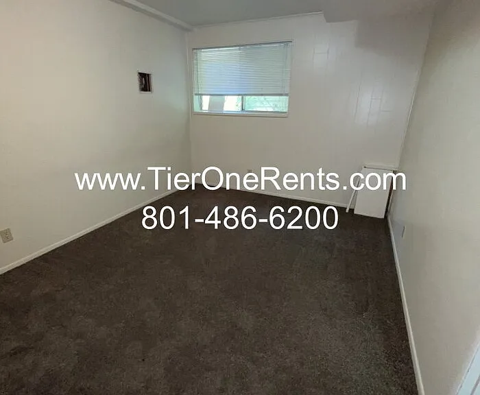 619 Angie Cir #619 — Photo 16