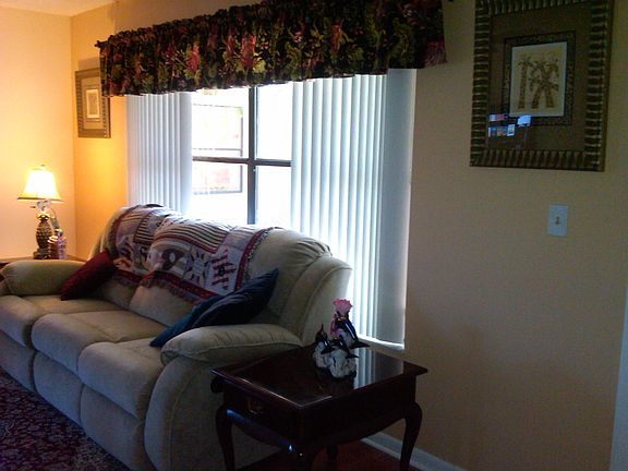 5th image of 270 SW South River Dr APT 103
