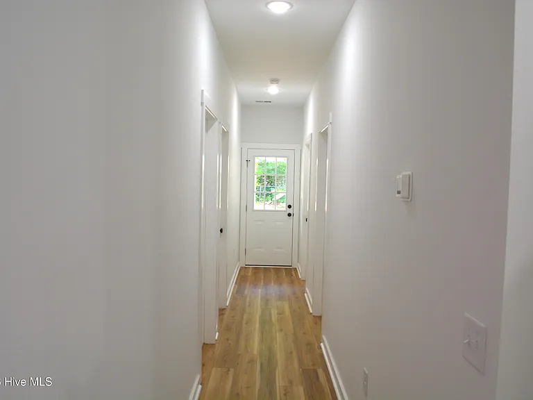 834 Greenwood Ct — Photo 11