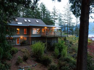 234 David Rd, Bowen Island, BC V0N 1G1