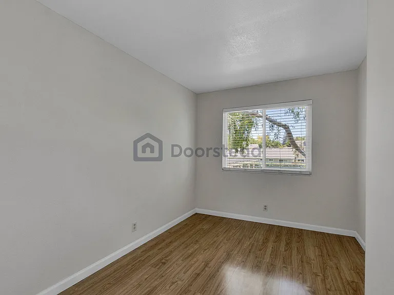 58 Fountainhead Ct — Photo 12
