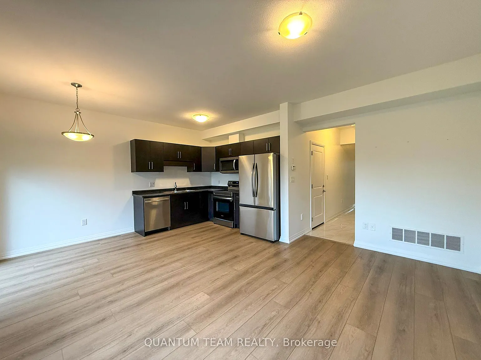 3 bed, $2,499 — Photo 2