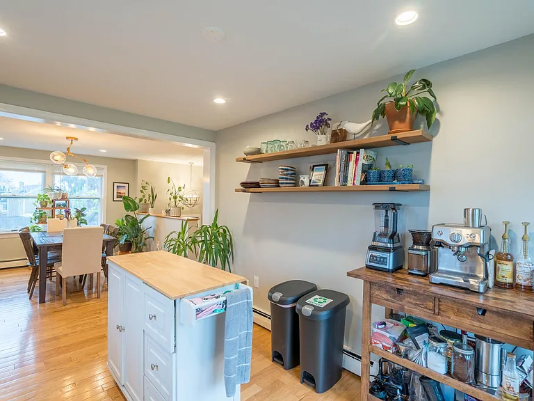 35 Putnam St — Photo 11