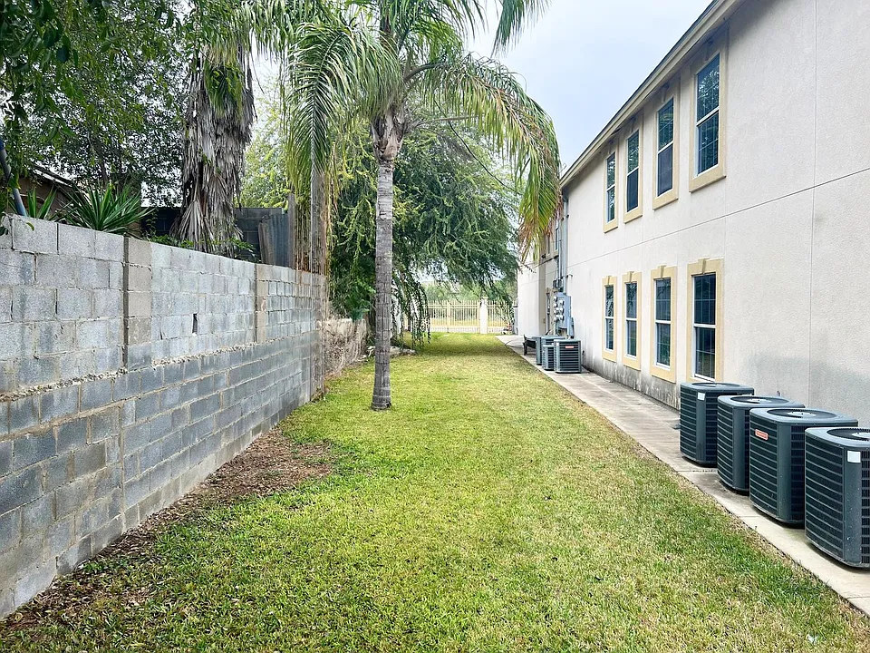 Building Photo 5